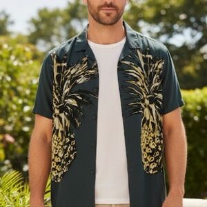 H&M Men's Sz Medium Green and Yellow Pineapple Tropical Button Down Shirt Beach